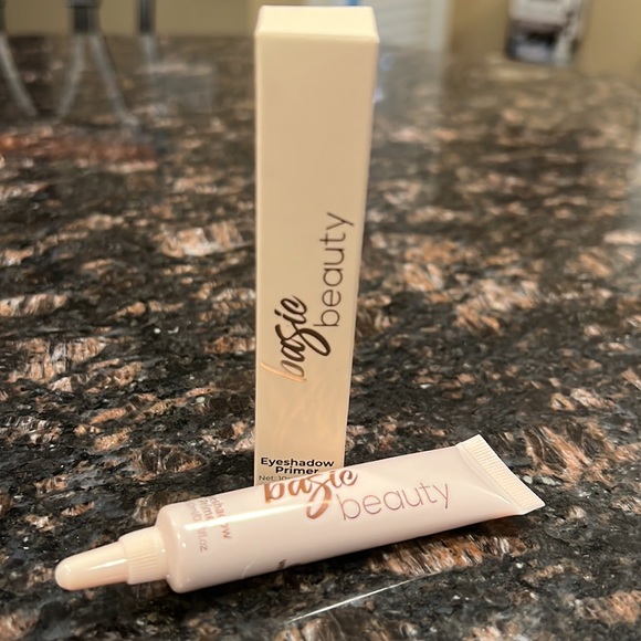 Basic Beauty Eyeshadow Primer - Picture 2 of 2